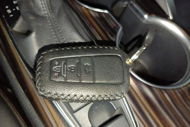 Used Toyota Camry 2018 2.5G Luxury Edition
