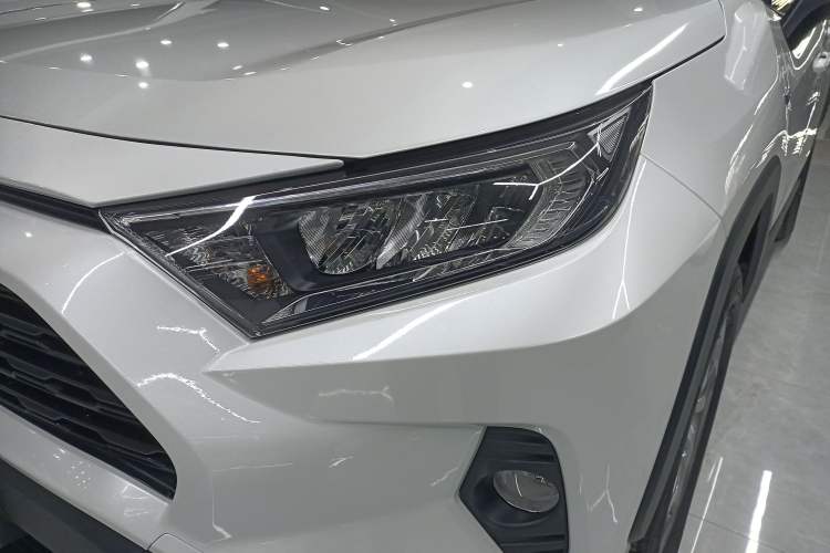 Used Toyota RAV4 2022 Dual-Engine 2.5L E-CVT Two-Wheel Drive Elite Edition
