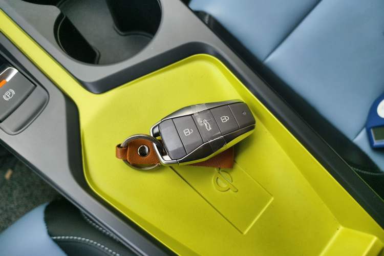 Used SOL E10X 2021 302 km Range Luxury Version 30.2 kWh