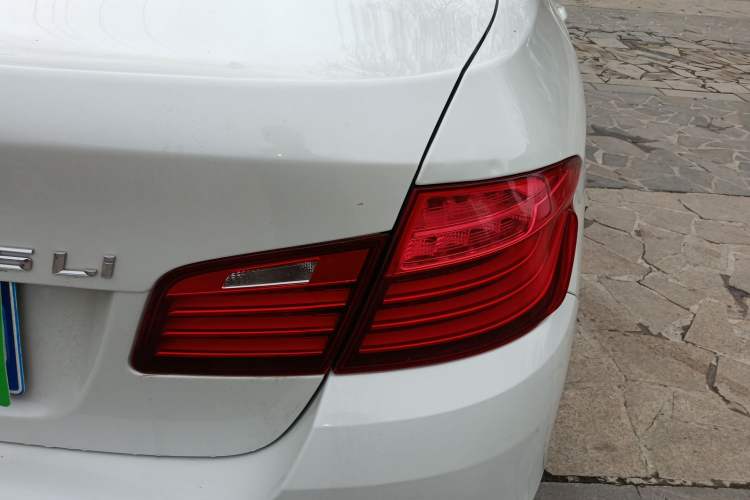 Used BMW 5 Series 2014 525Li Leading Model
