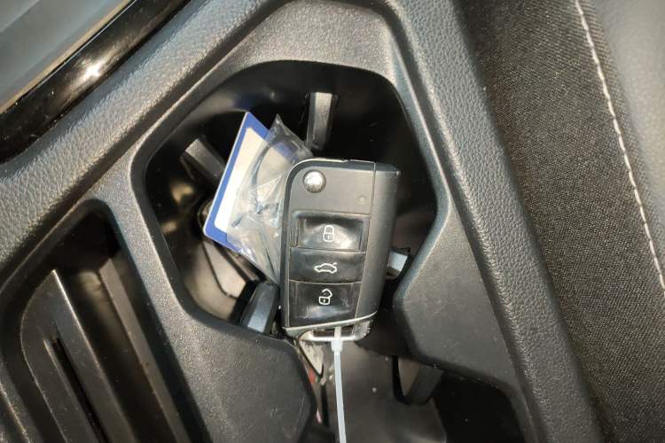 Used Volkswagen Tiguan L 2024 300TSI Automatic Two-Wheel Drive Smart Edition