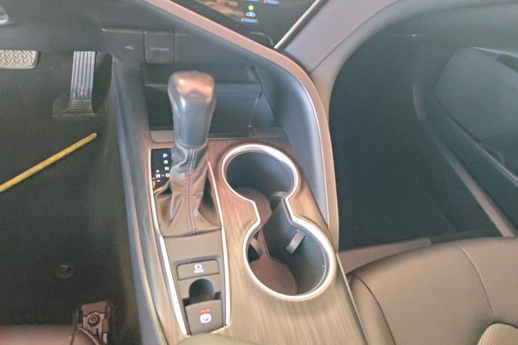 Used Toyota Camry 2021 2.0G Luxury Edition
