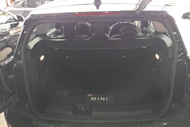 Used  Clubman 2016 Revised Version 2.0T COOPER S Connoisseur Edition
