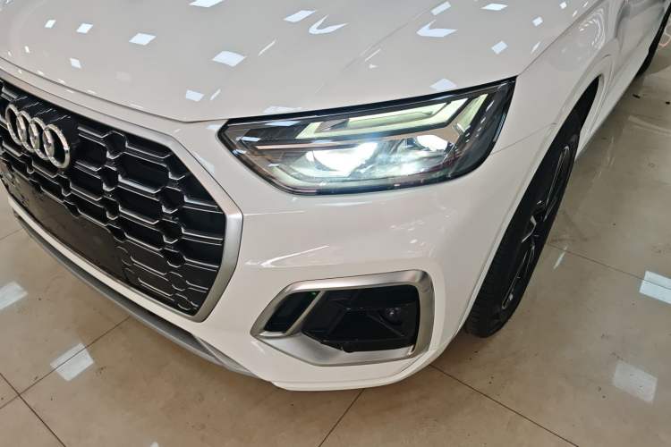 Used Audi Q5L 2022 40T Fashionable and Dynamic Model
