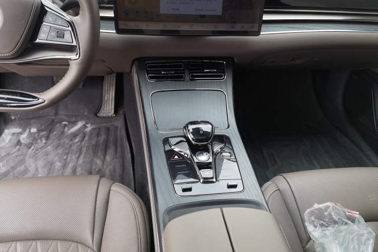 Used BYD Han 2024 DM-i Glory Edition 121KM Premium Model
