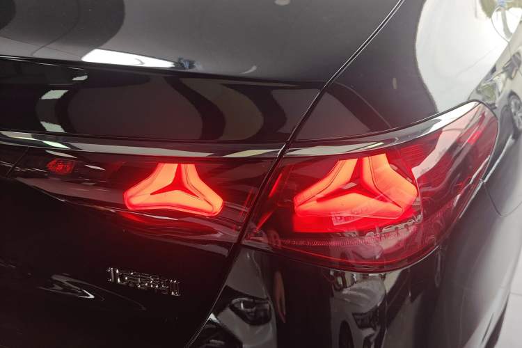 Used Mercedes-Benz E-Class 2025 Facelift E 300 L Luxury Edition
