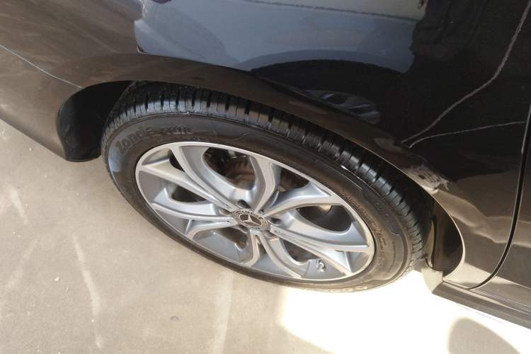 Used Mercedes-Benz E-Class 2019 Restyled E 300 L Sporty and Stylish Edition
