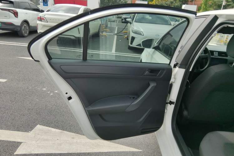 Used Volkswagen Santana 2015 1.4L Manual Fashion Edition
