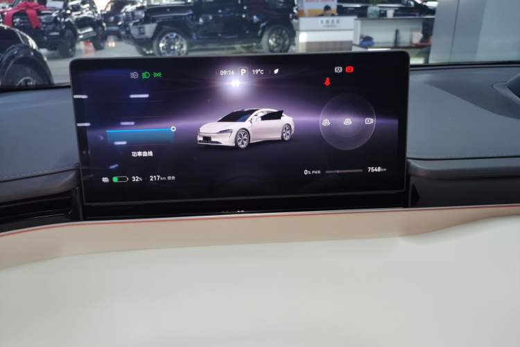 Used Hima Luxeed S7 2025 855 km Max