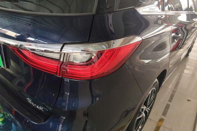 Used BYD Song MAX 2017 1.5T Automatic Smart Connect Prestige 7-Seater