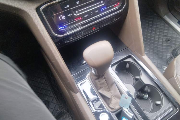 Used Volkswagen Viloran 2020 330TSI Business Edition
