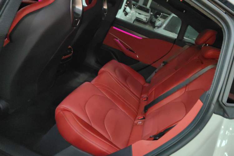 Used  SU7 2024 Rear-Drive Long-Range Intelligent Driving Version
