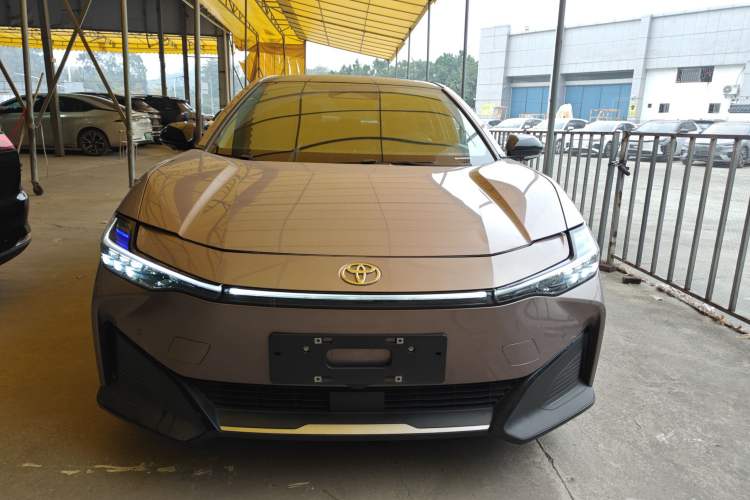 Used Toyota bZ3 2023 616 km Long-Range Premium
