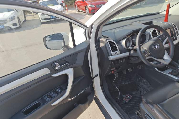 Used  Refine S3 2016 1.5L Manual Luxury Smart Version
