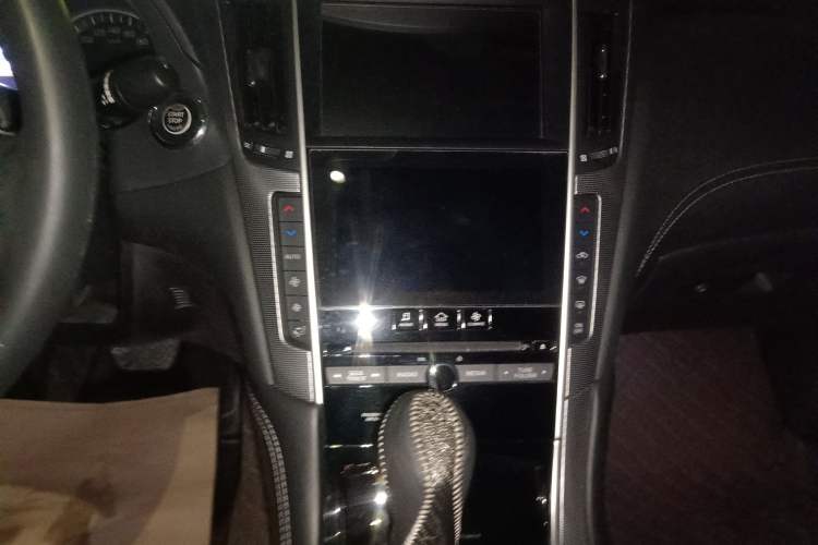 Used Infiniti Q50L 2018 2.0T Enjoyment Edition China V standard
