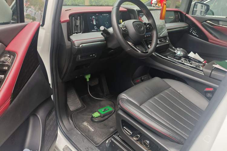 Used GAC Trumpchi M8 2023 Zongshi Series Dual-Motor Supreme Edition
