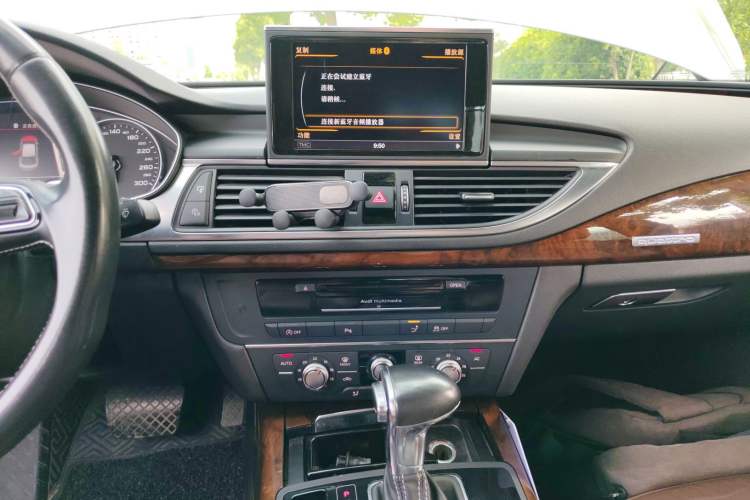 Used Audi A7 2013 50 TFSI quattro Comfort trim
