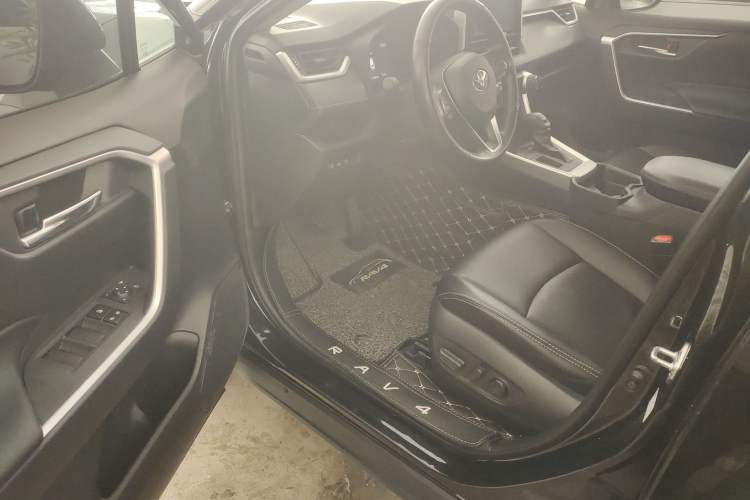 Used Toyota RAV4 2020 2.0L CVT Two-Wheel Drive Fashion Edition
