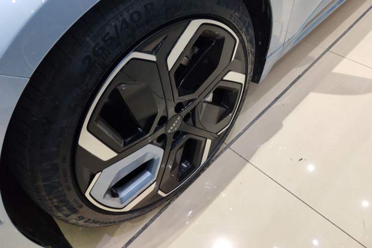 Used Zeekr 001 2022 Ultra-Long Range Dual-Motor YOU Version
