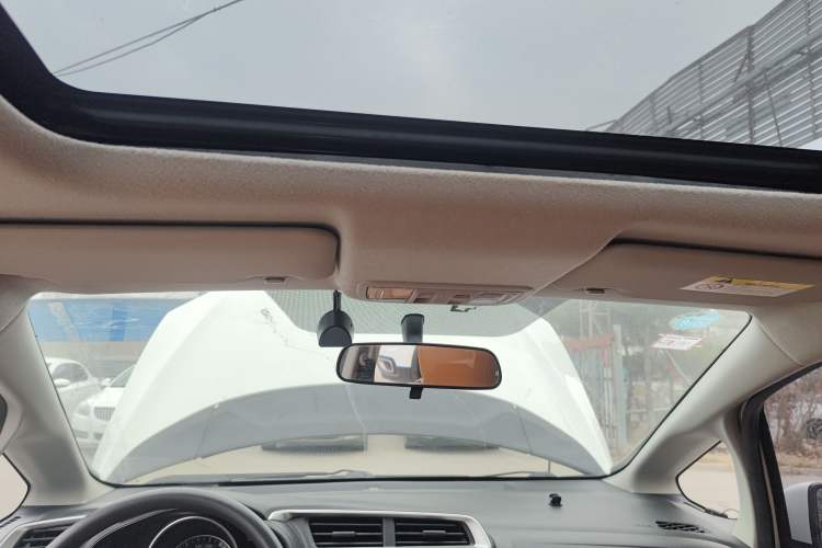 Used Honda Fit 2016 1.5L SES CVT Fashion Sunroof Edition
