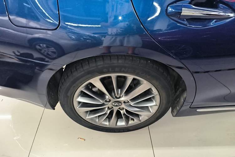 Used Infiniti Q50L 2018 2.0T Enjoyment Version China VI Standard
