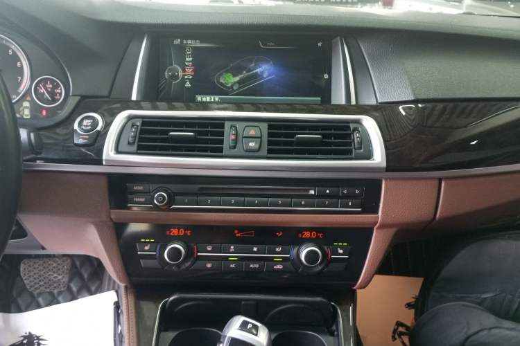 Used BMW 5 Series 2017 525Li Leading Model
