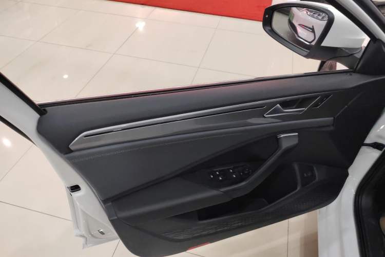 Used Volkswagen Sagitar 2024 200TSI DSG Flyover Edition
