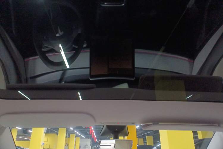 Used Tesla Model Y 2023 Long-Range All-Wheel-Drive Version