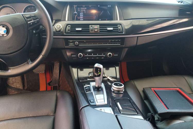 Used BMW 5 Series 2014 520Li Elegant Model
