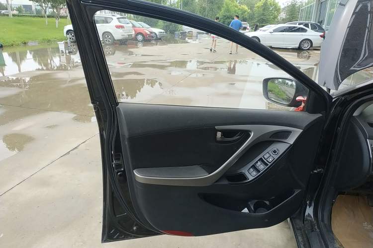 Used Hyundai Elantra 2012 1.6L Manual Fashion Edition
