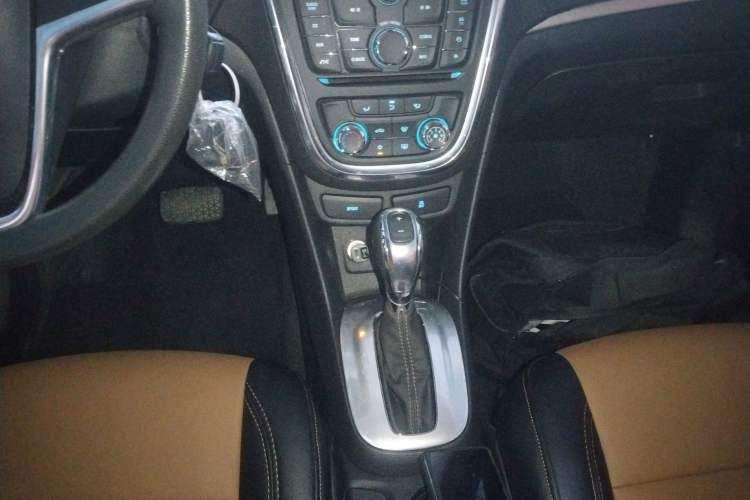 Used Buick Encore 2015 1.4T Automatic Two-Wheel Drive Urban Elite Version
