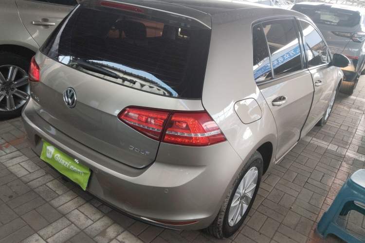 Used Volkswagen Golf 2016 1.6L Automatic Fashion Model
