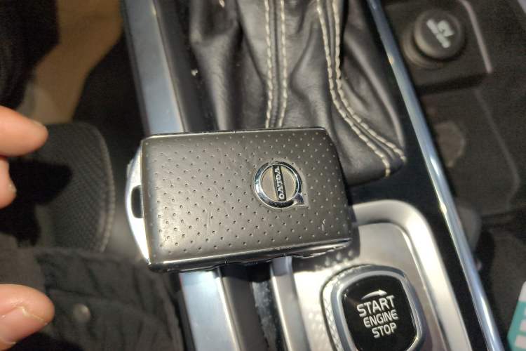 Used Volvo XC60 2018 T5 4x4 Smart & Sporty Edition
