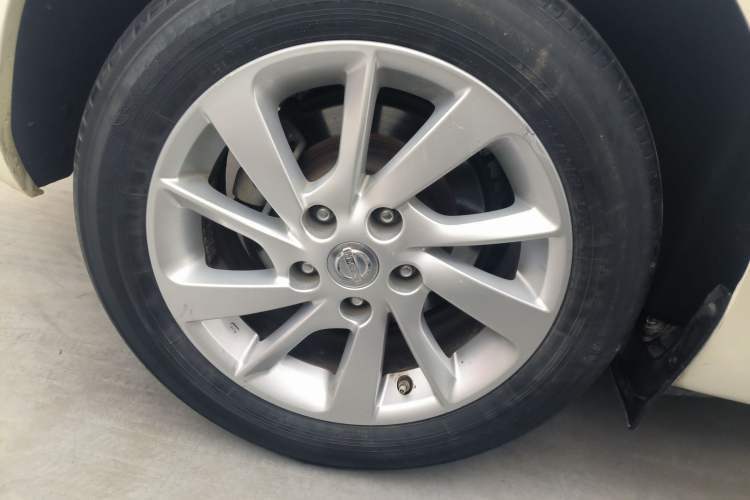 Used Nissan Tiida 2016 1.6L CVT Cool Dynamic Edition