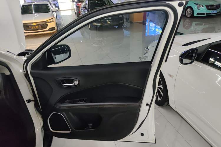 Used  Compass 2019 220T Automatic Family Edition
