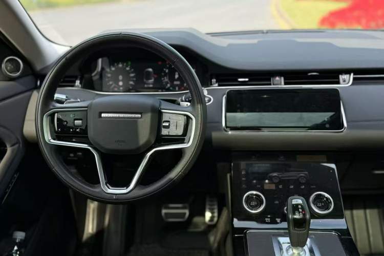 Used Land Rover Range Rover Evoque 2022 Aurora L 249 PS R-Dynamic Collins Antique Bronze Special Edition
