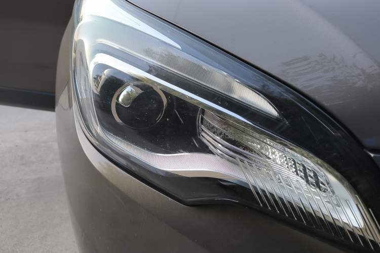 Used Buick Envision 2016 20T Two-Wheel-Drive Elite Model
