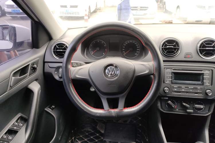 Used Volkswagen Jetta 2017 1.4L Manual Fashion Edition
