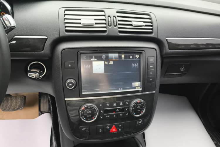 Used Mercedes-Benz R-Class 2017 R 320 4MATIC Business Edition Prestige Model