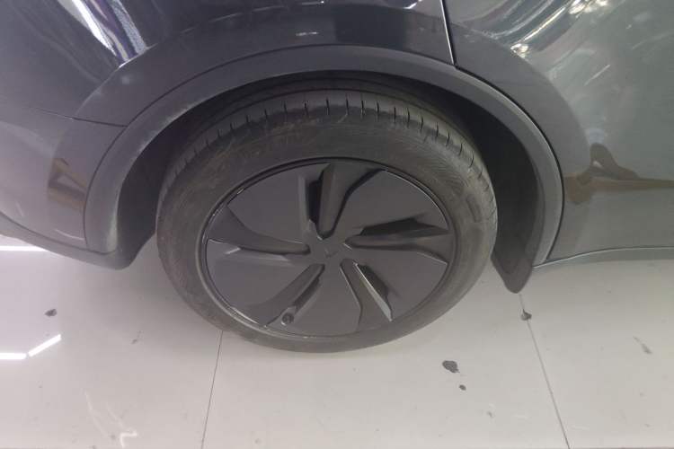 Used Tesla Model Y 2025 Rear-Wheel-Drive Version