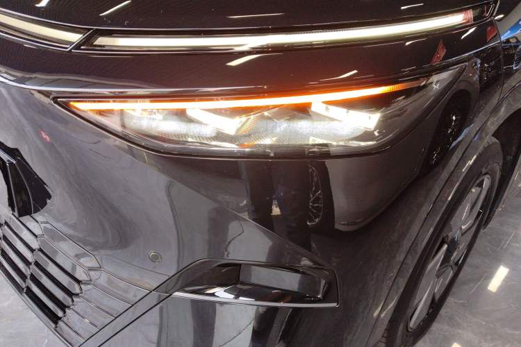 Used XPeng X9 2024 702 Ultra-Long Range Pro
