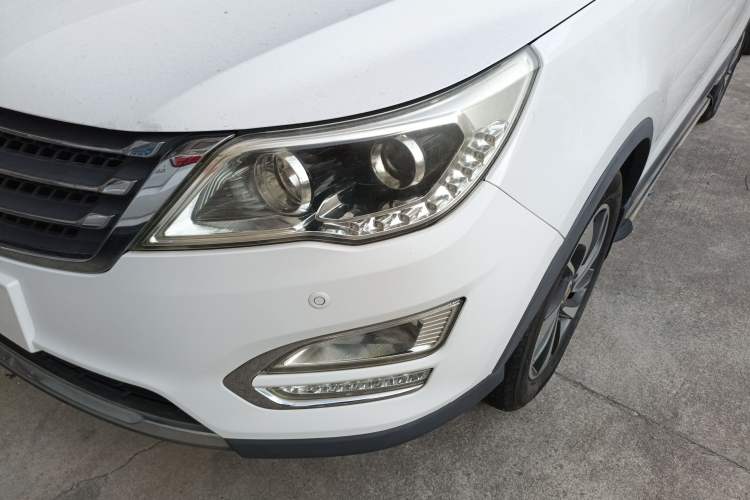 Used Baojun 560 2015 1.8L Manual Luxury Model
