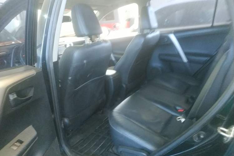 Used Toyota RAV4 2015 2.5L Automatic 4x4 Elite Edition
