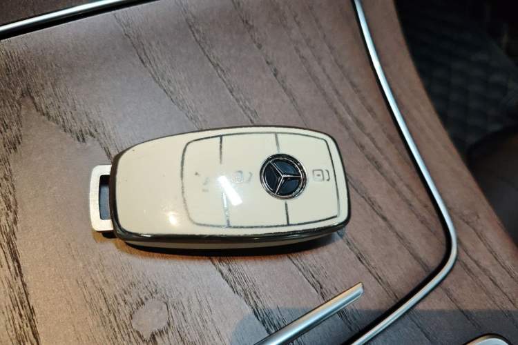 Used Mercedes-Benz E-Class 2023 Facelift E 260 L
