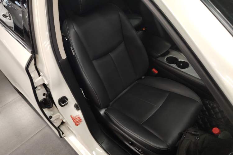 Used Infiniti Q50L 2018 2.0T Enjoyment Version China VI Standard
