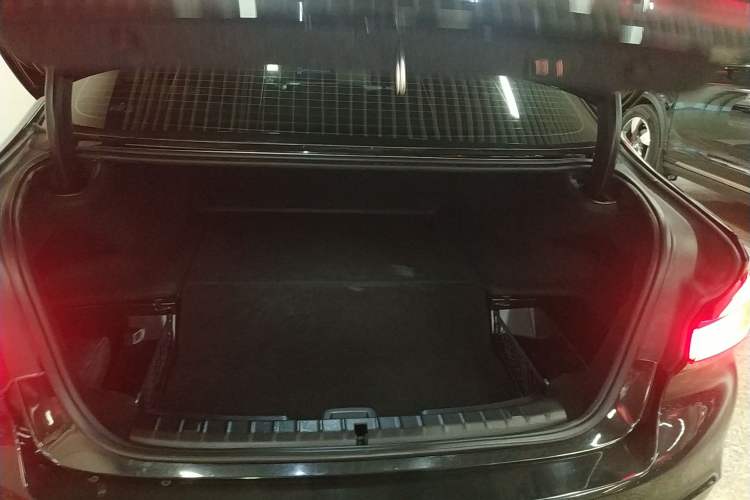 Used BMW 5 Series New Energy 2020 Mileage Upgrade Version 530Le Pioneer Edition
