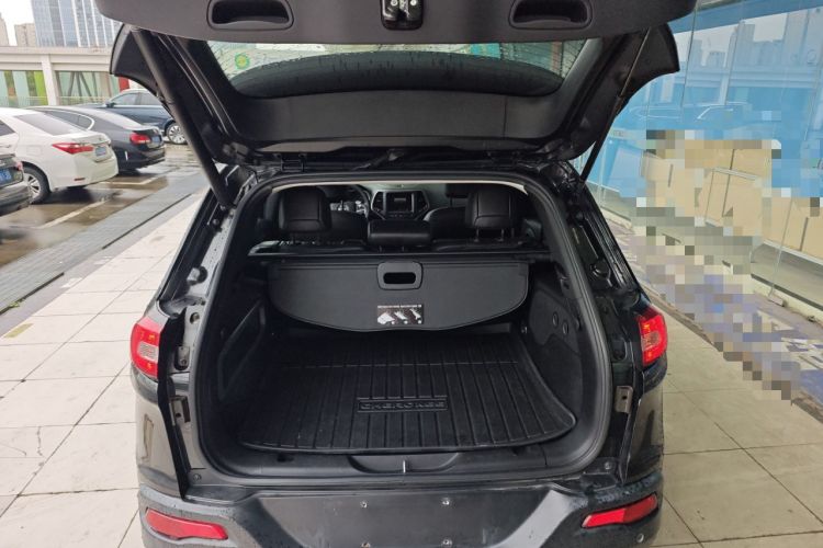 Used  Cherokee 2016 2.4L Superior Edition