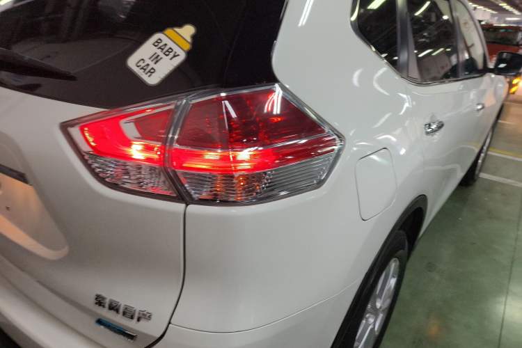 Used Nissan X-Trail 2015 2.0L CVT Comfort MAX Edition 2WD