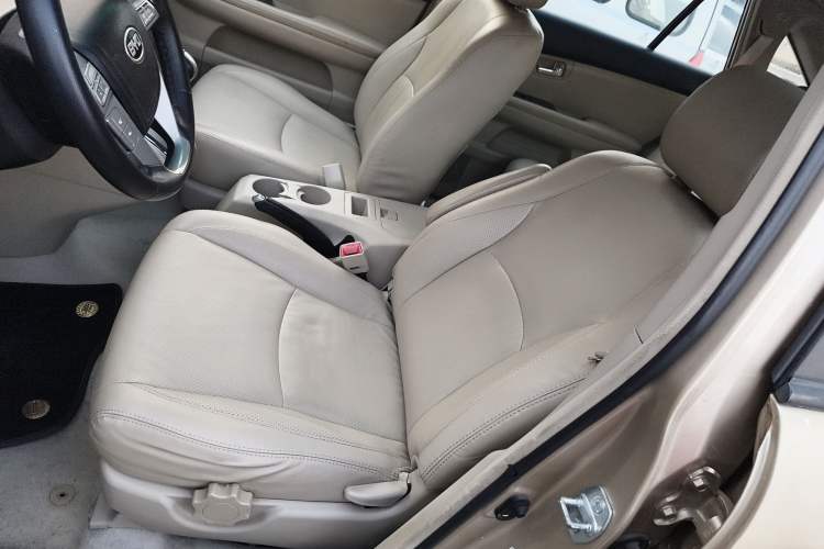 Used BYD S6 2013 Platinum Edition 2.4L Automatic Luxury Model
