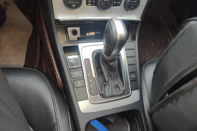 Used Volkswagen Magotan 2015 1.8TSI Advanced Model
